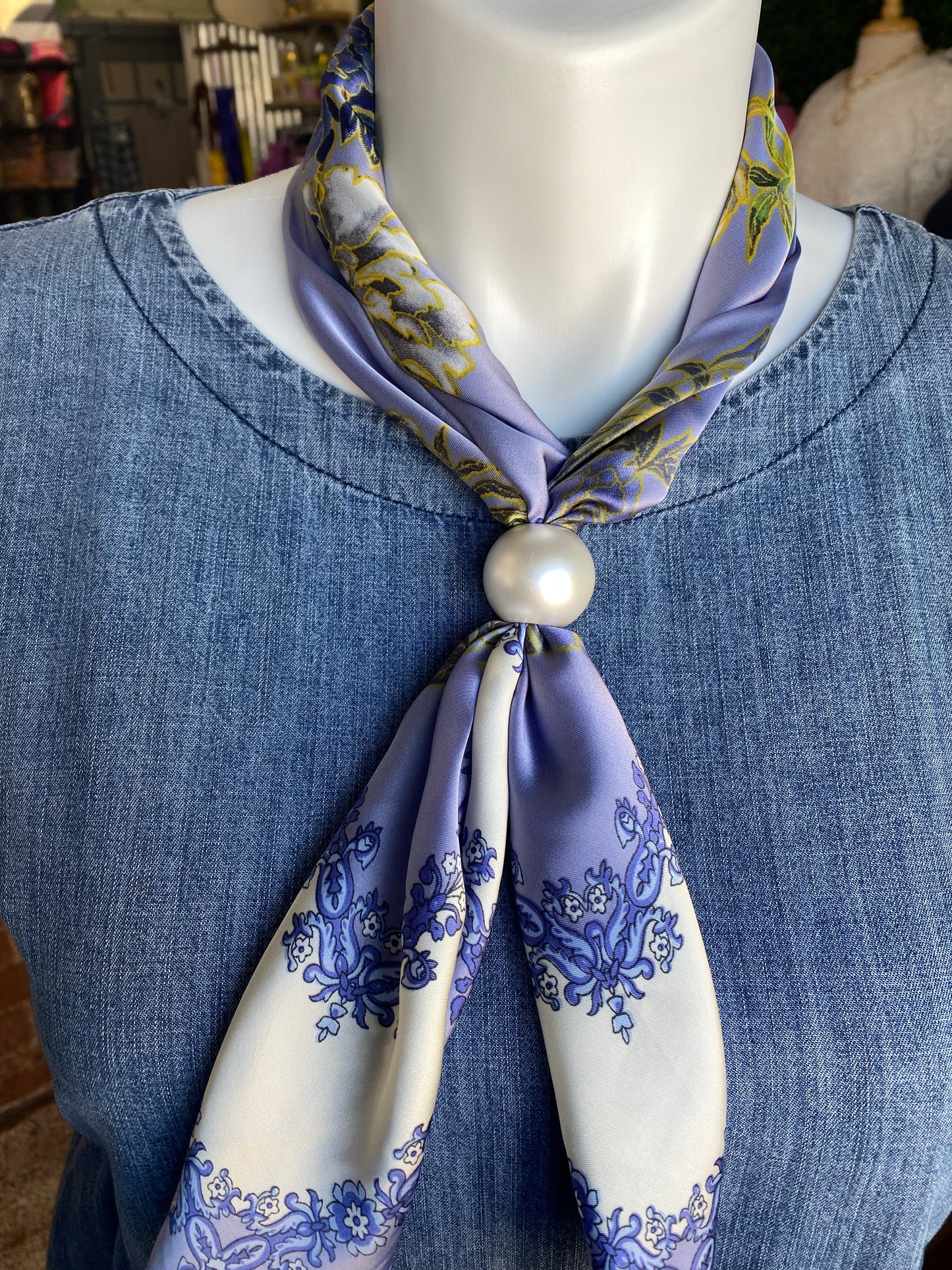 Pearl Scarf Slide