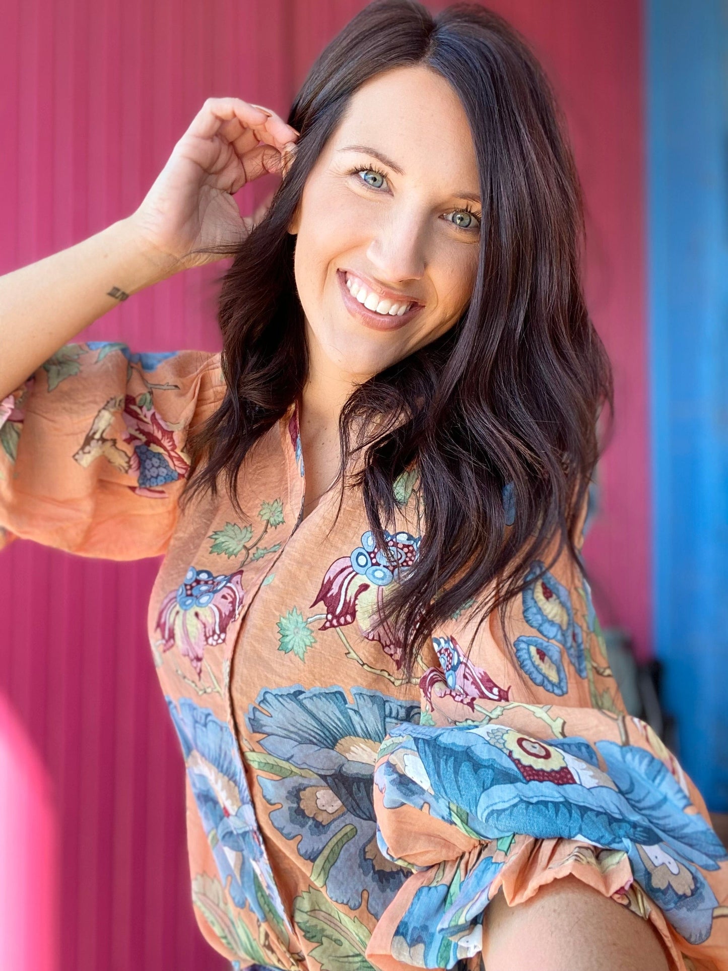 Tops Cady Floral Balloon Sleeve Top- Coral