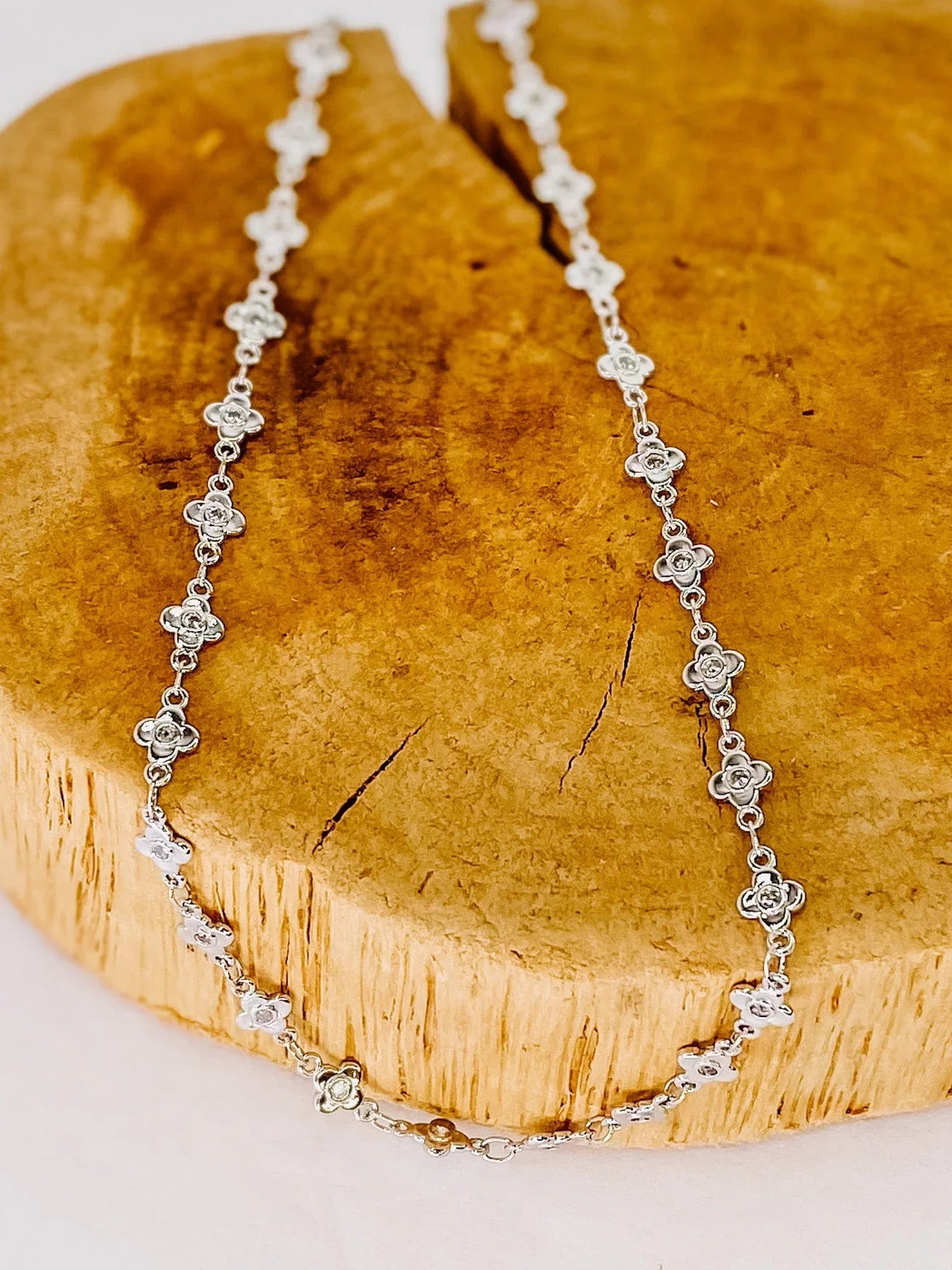 Necklaces Dainty Silver Quatrafoil Necklace
